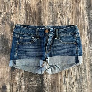 American Eagle stretch rolled women’s denim jean shorts size 4